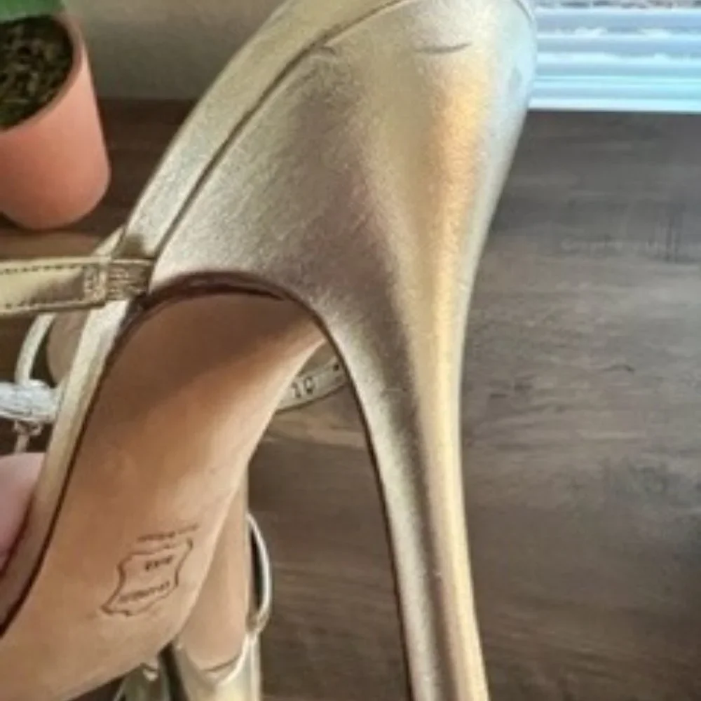 Stuart Weitzman High Heel Sandal - Picture 3 of 15